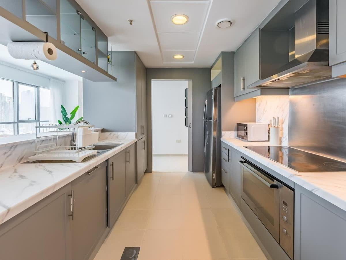 The New York Apartment *